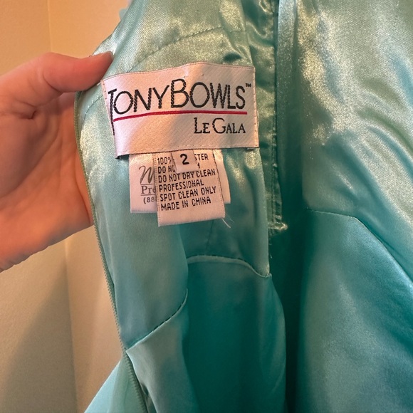 Tony Bowls Le Gala Gown - 112501 size 2 fits like a 0 - Picture 14 of 14